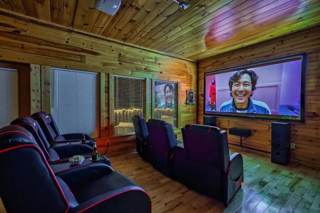 Stunning Mountain Cabin W Hot Tub Gatlinburg Luaran gambar