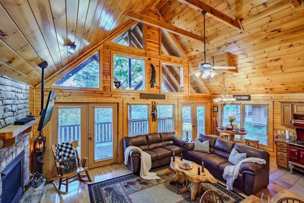 Stunning Mountain Cabin W Hot Tub Gatlinburg Luaran gambar
