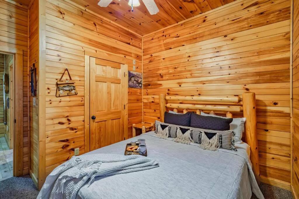 Stunning Mountain Cabin W Hot Tub Gatlinburg Luaran gambar