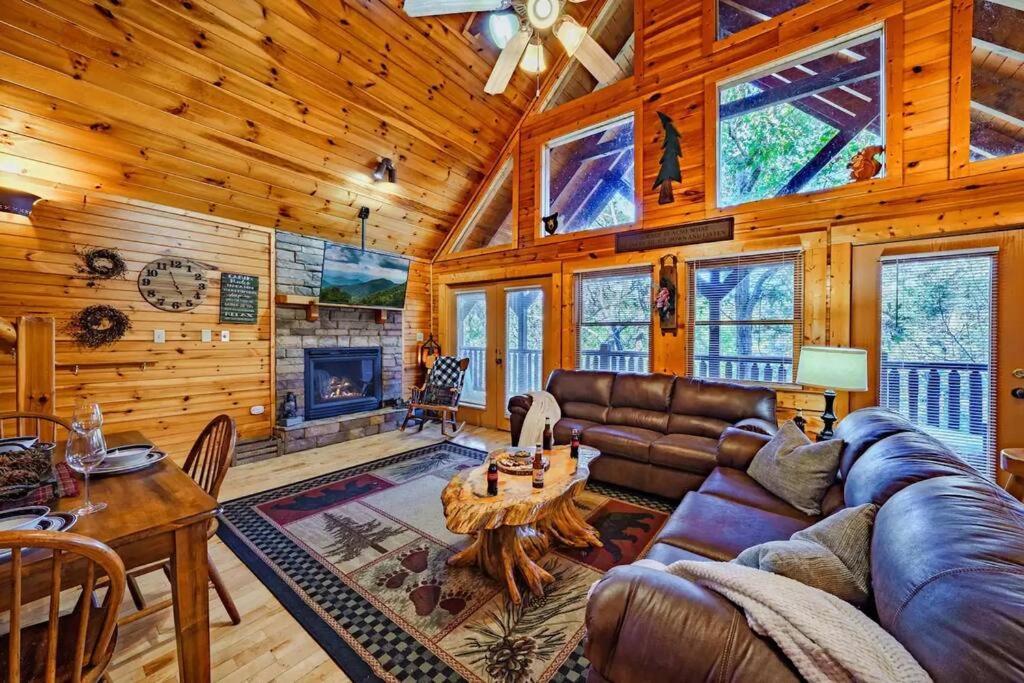 Stunning Mountain Cabin W Hot Tub Gatlinburg Luaran gambar