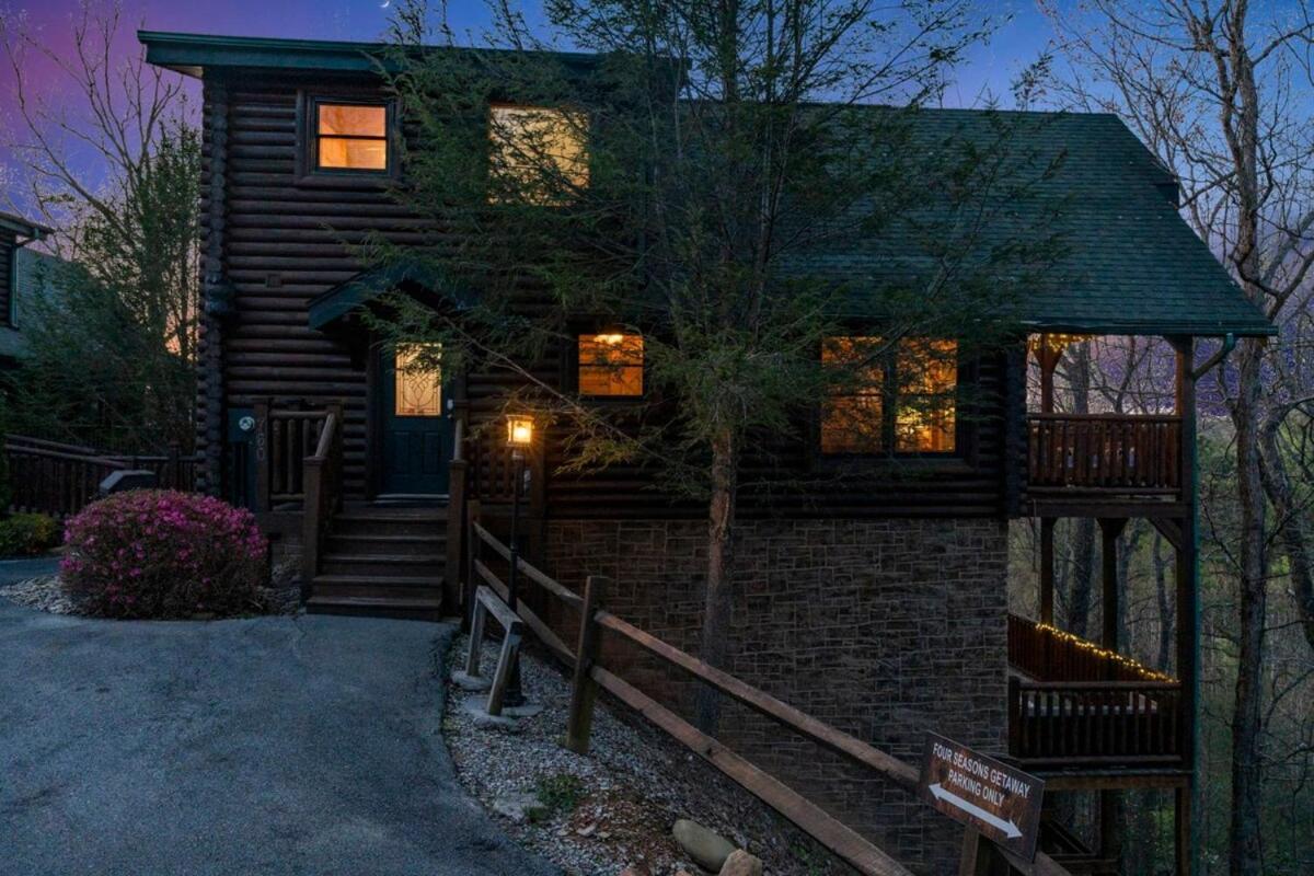 Stunning Mountain Cabin W Hot Tub Gatlinburg Luaran gambar