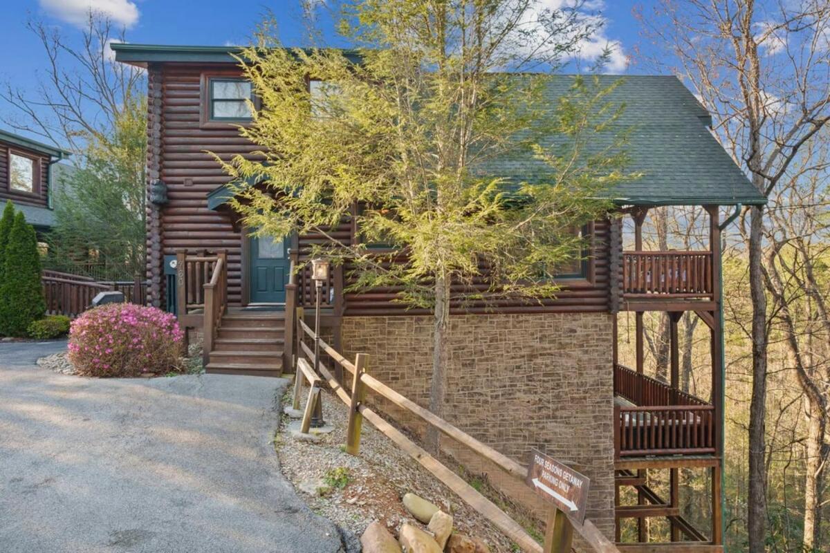 Stunning Mountain Cabin W Hot Tub Gatlinburg Luaran gambar
