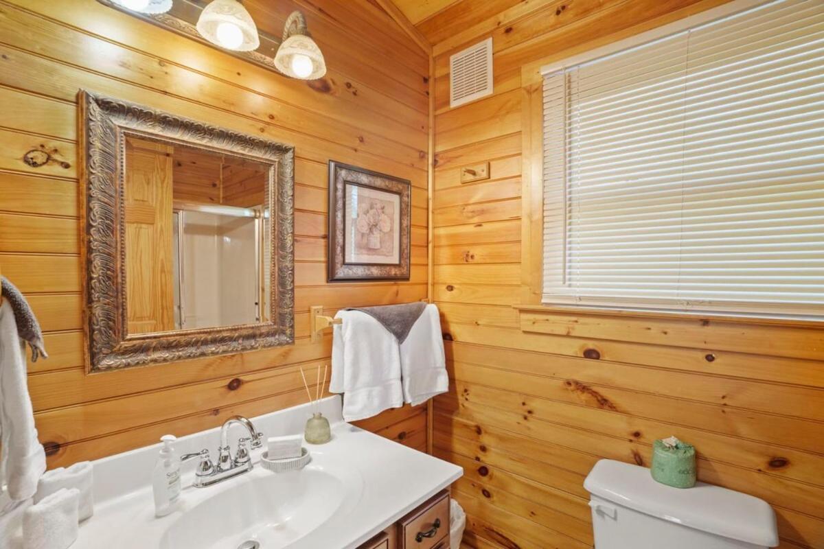 Stunning Mountain Cabin W Hot Tub Gatlinburg Luaran gambar
