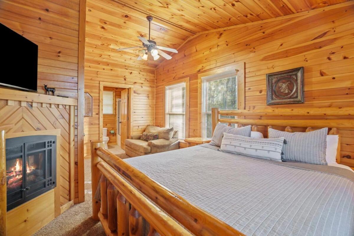 Stunning Mountain Cabin W Hot Tub Gatlinburg Luaran gambar