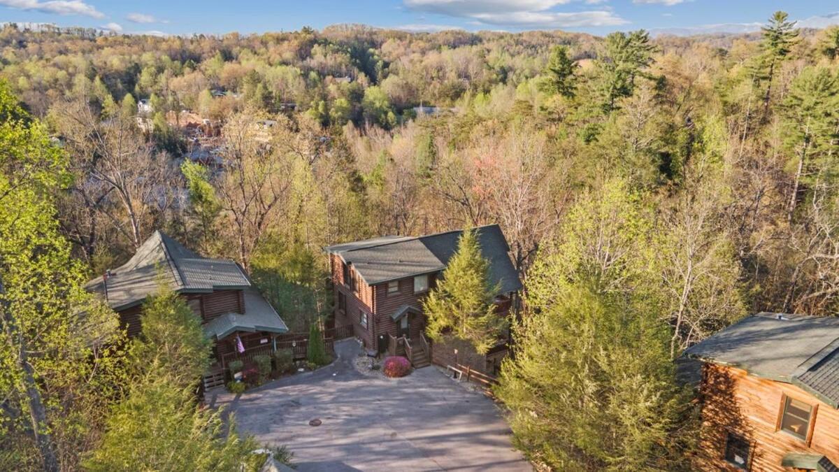 Stunning Mountain Cabin W Hot Tub Gatlinburg Luaran gambar