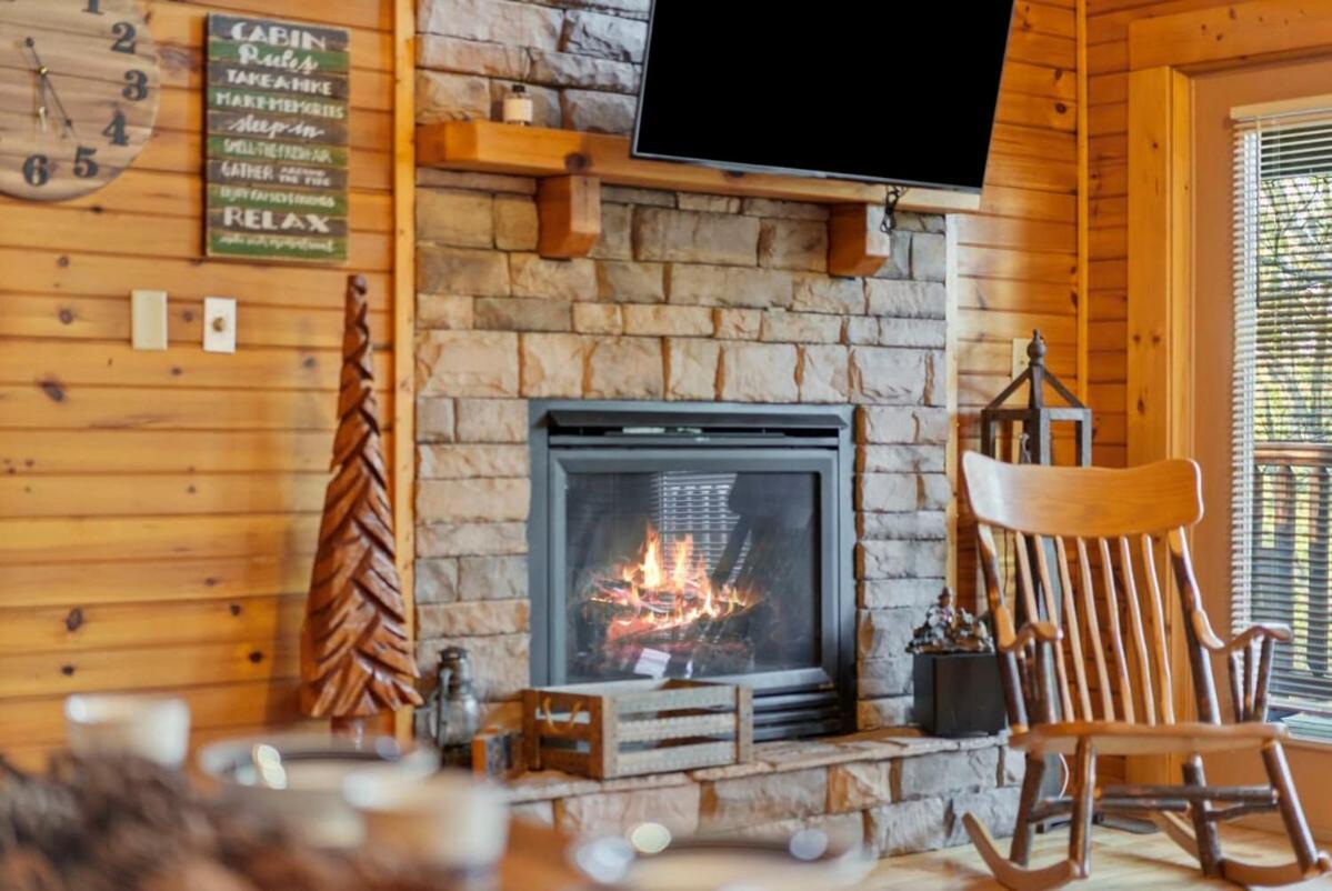 Stunning Mountain Cabin W Hot Tub Gatlinburg Luaran gambar