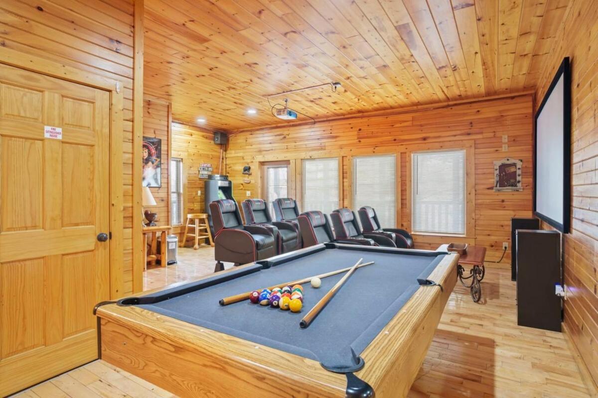 Stunning Mountain Cabin W Hot Tub Gatlinburg Luaran gambar