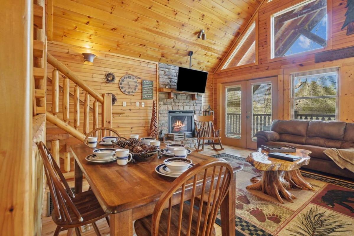 Stunning Mountain Cabin W Hot Tub Gatlinburg Luaran gambar