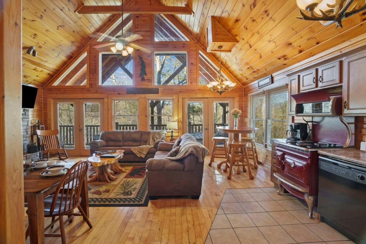 Stunning Mountain Cabin W Hot Tub Gatlinburg Luaran gambar