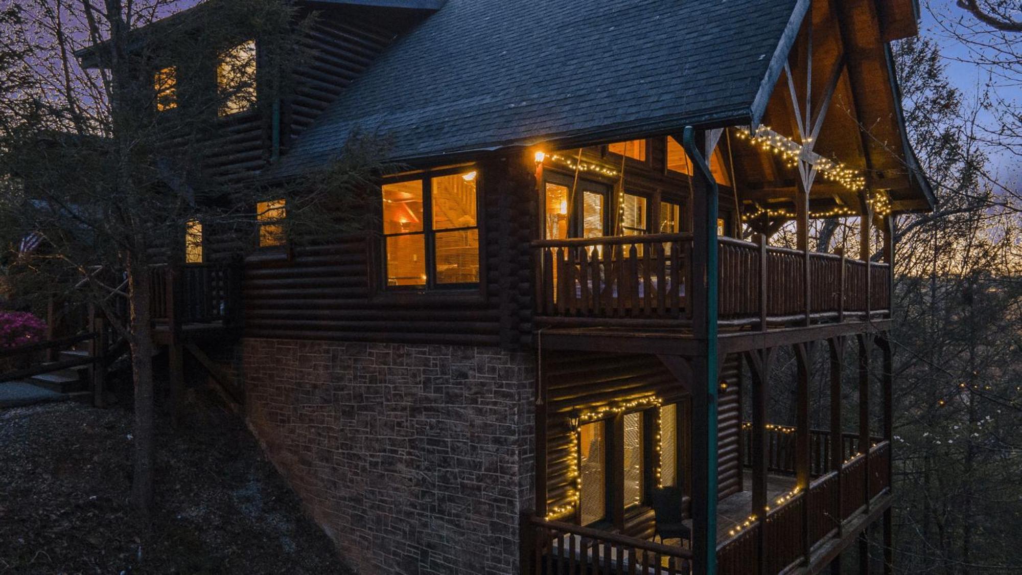Stunning Mountain Cabin W Hot Tub Gatlinburg Luaran gambar
